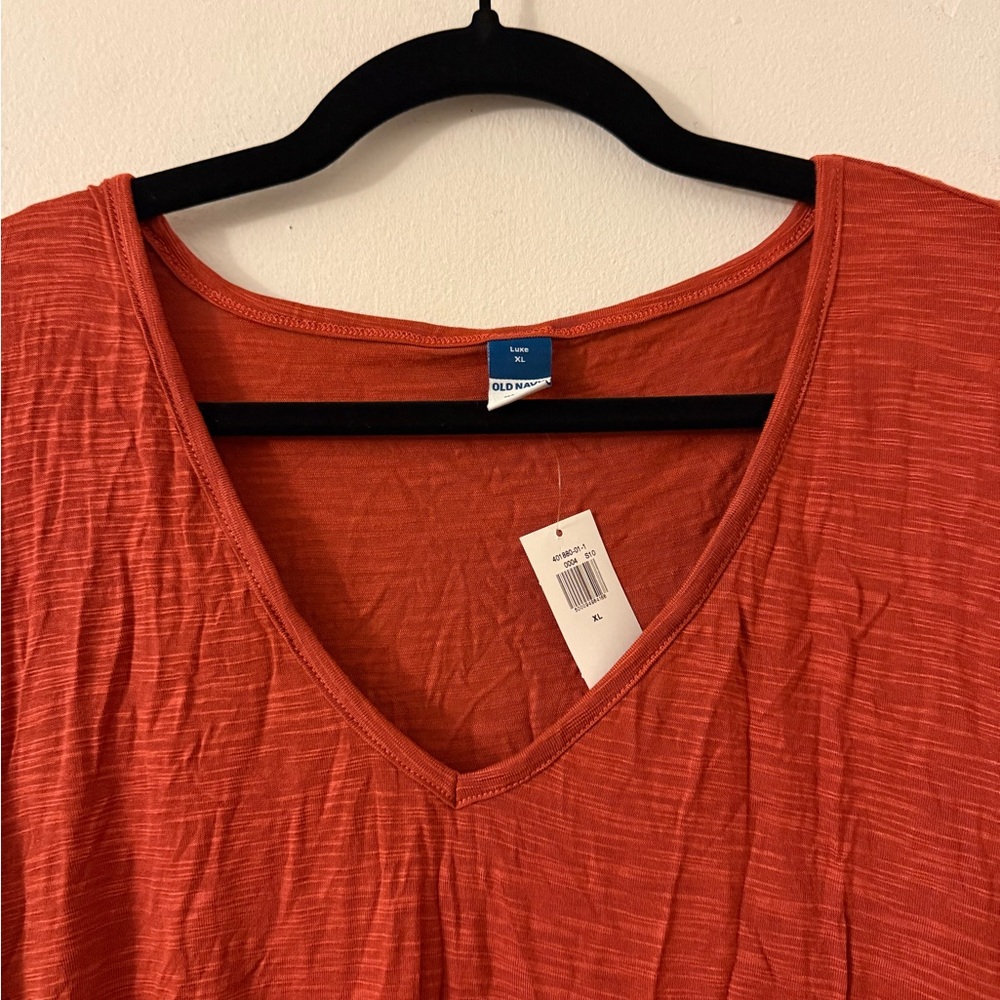 Old Navy Rust V-Neck Long sleeve tee